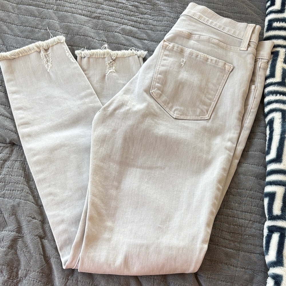 J Brand Gray “Alana” Cropped Jeans with Distressed Accents - Picture 5 of 6